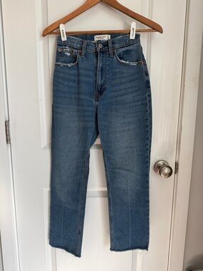 Abercrombie & Fitch Curve Love UltraHigh-Rise Straight Jeans 24/00S